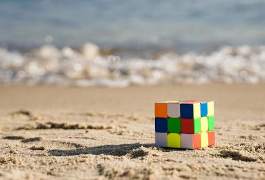 魔方是全年龄层适用:从儿童到老人的认知收益